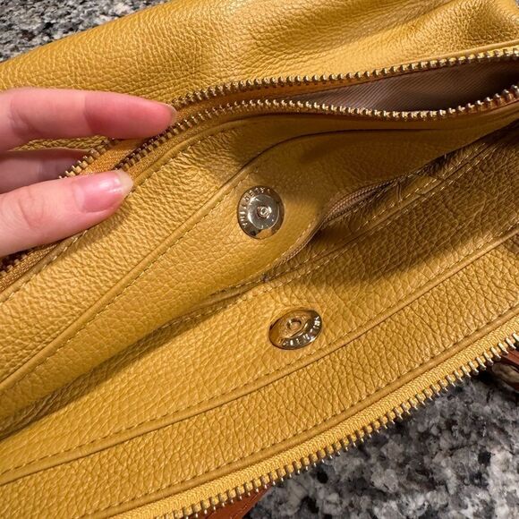 Valentina Mustard Crossbody bag - Picture 3 of 7